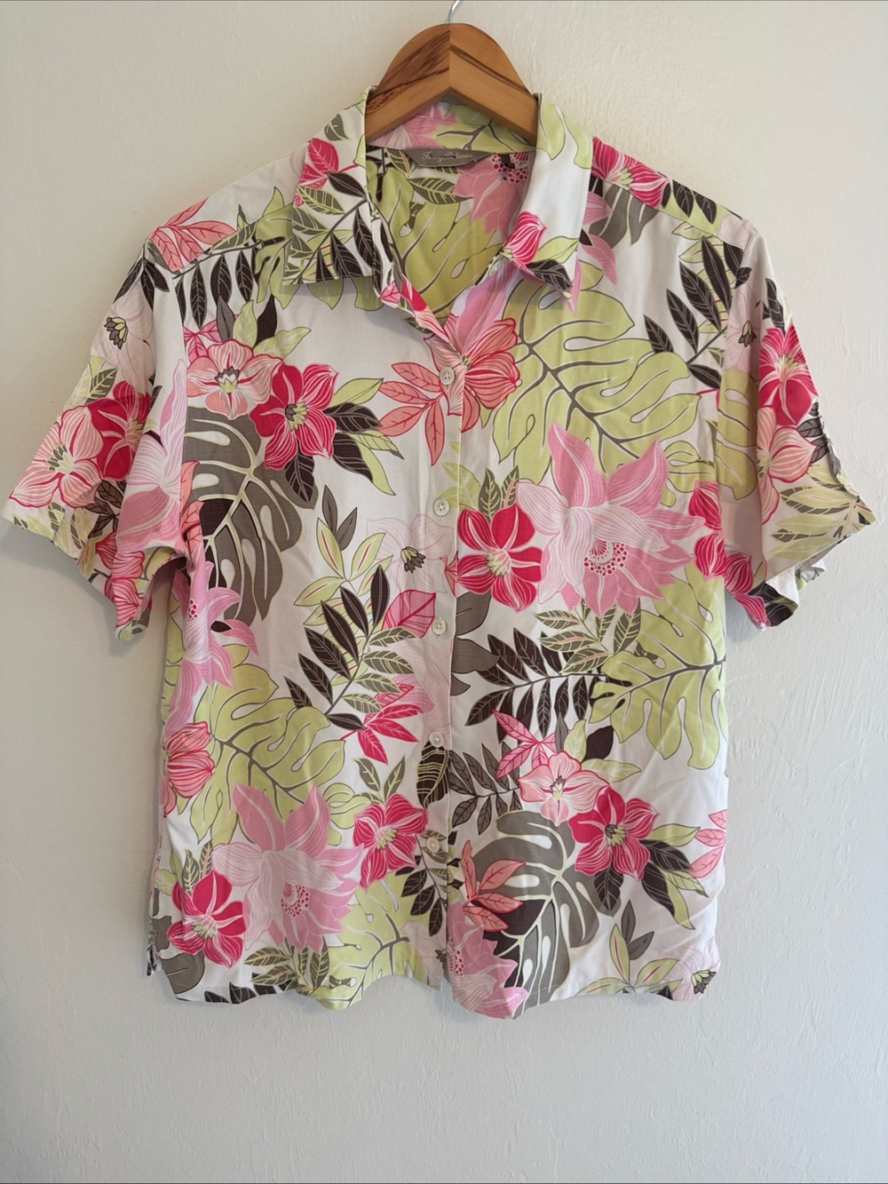 Tommy Bahama Women’s Medium Silk Floral Button-Up Collared Short Sleeve Shirt